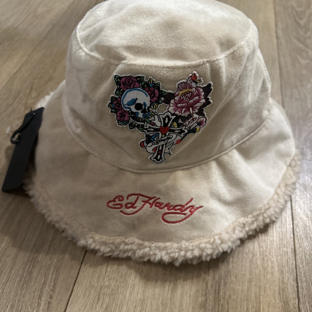 Ed Hardy Fleece Bucket Hat, Skull, Roses & Cross‎ Embroidered Design, Beige, NEW
